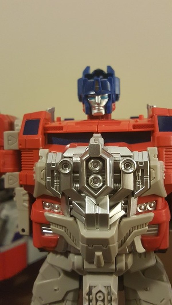 Generations Titans Return Leader Class Powermaster Optimus Prime In Hand Photos  (3 of 13)